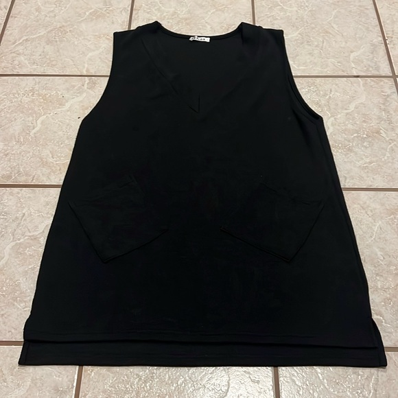 Vetior Black V Neck Pocketed Sweater Vest Mini Dress - Picture 6 of 15